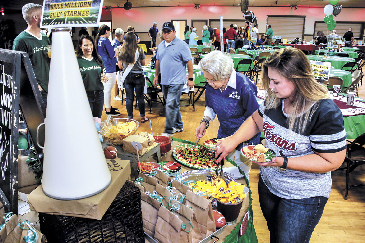 Tailgate fundraiser kicks off season
